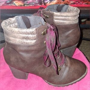 Maurice Westyn hiker heel Boots Size 9M  GUC